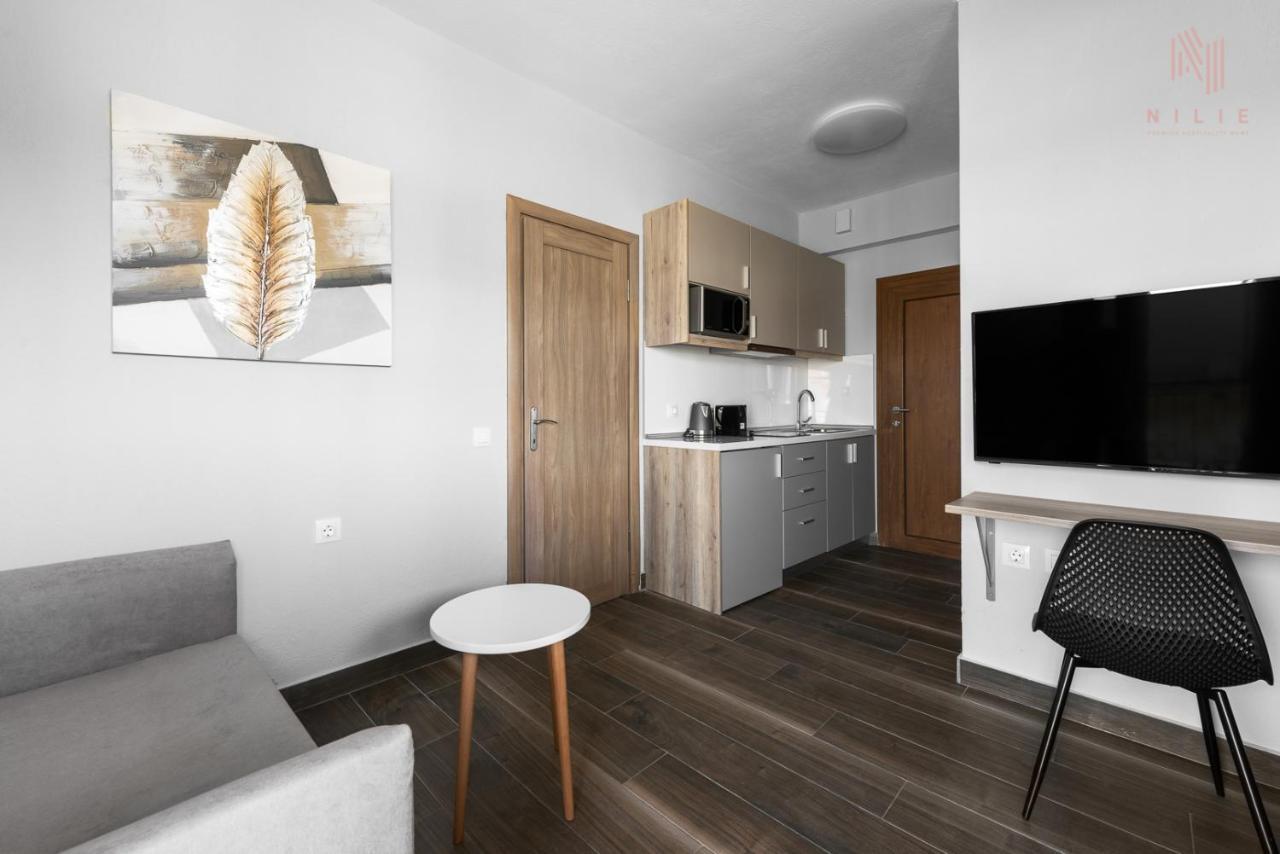 Ultima Summer Residence, Nilie Hospitality Mgmt Áfitos Extérieur photo